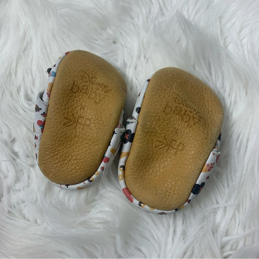 Freshly Picked x Disney Mickey Snacks Mocassins Sz 2